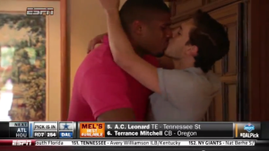 Michael sam kissing boyfriend Vito Cammisano